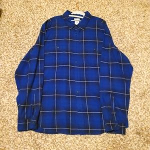 GAP Men's Button Down Flannel. Only tried on. New Without Tags.
